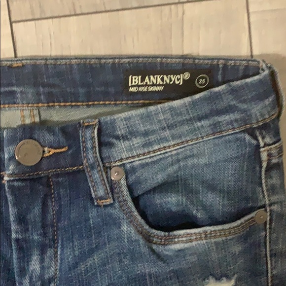 BLANKNYC Distressed  Ripped Skinny Mid Rise Jeans - Picture 4 of 6